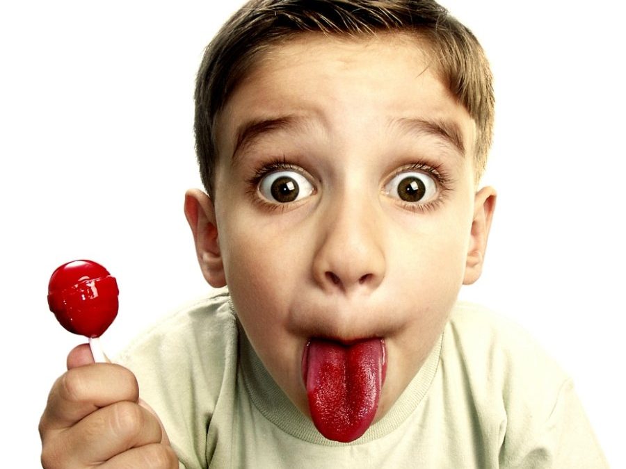 La Limpieza de la lengua puede reducir el virus del resfriado o la gripe