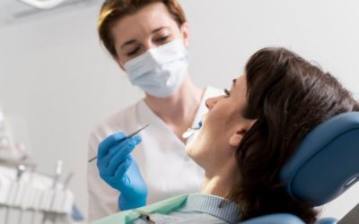 Clínica dental en Sevilla para enfermedades en las encías: gingivitis y periodontitis